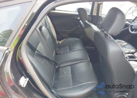 2015 Ford Focus Se z USA, uszkodzony, nr VIN 1FADP3K21FL254875